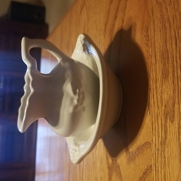 Unbranded Other - Vintage Ceramic Miniature White Grape Design Creamer and Bowl/Saucer Set